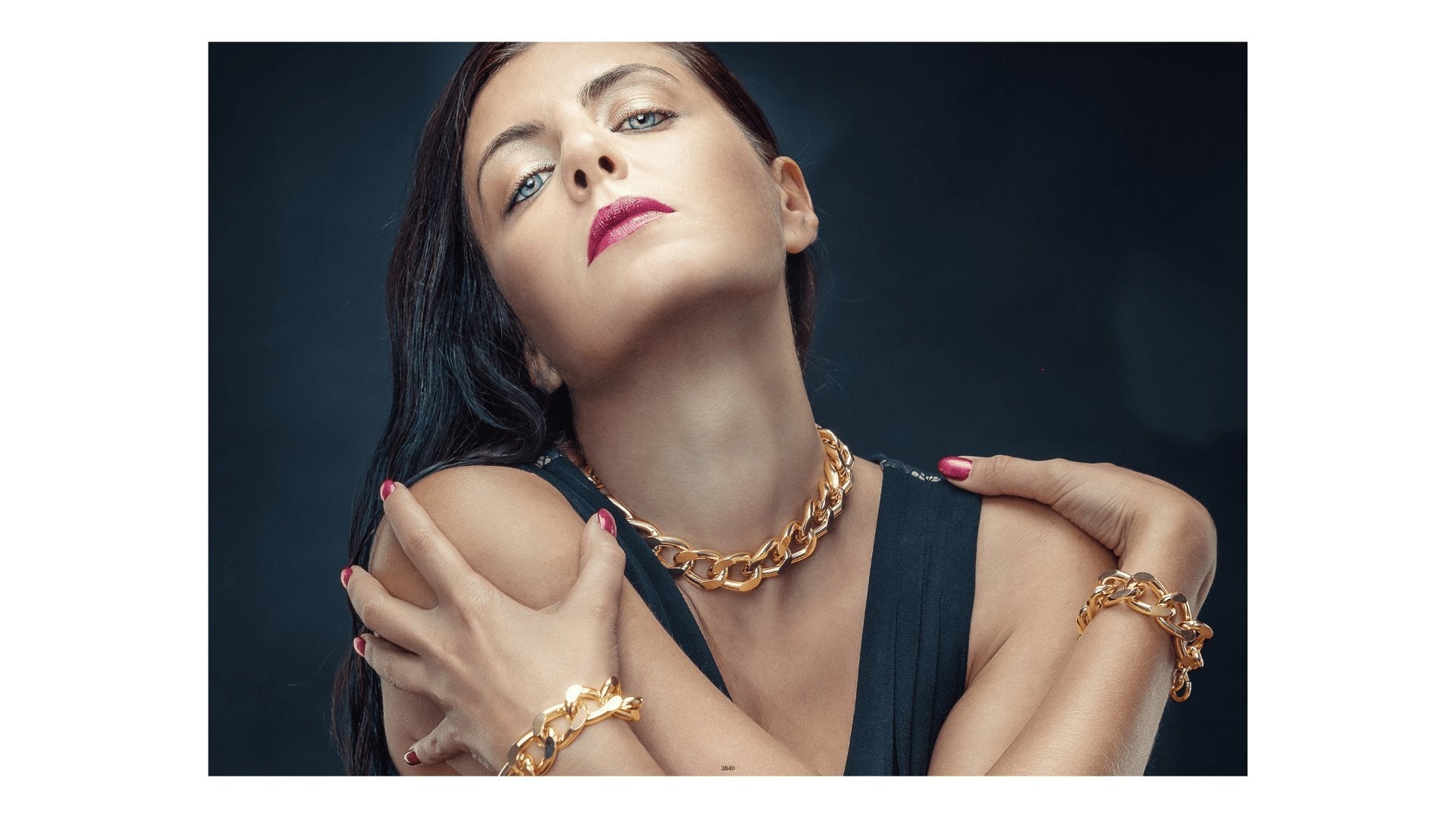 statement gold chain choker