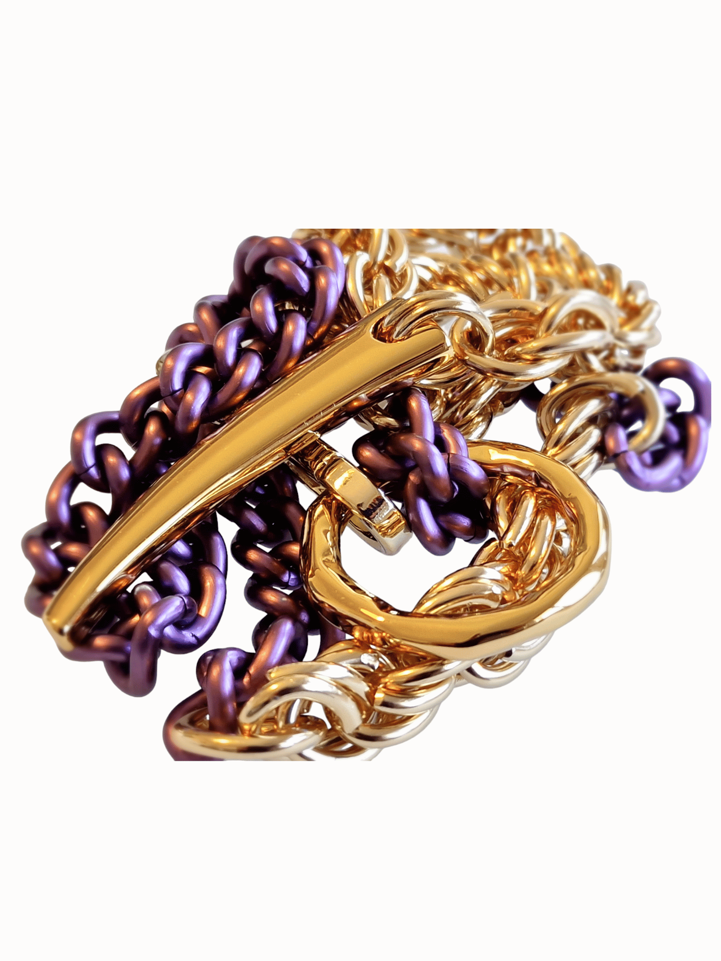 Detail of purple gold chain necklace