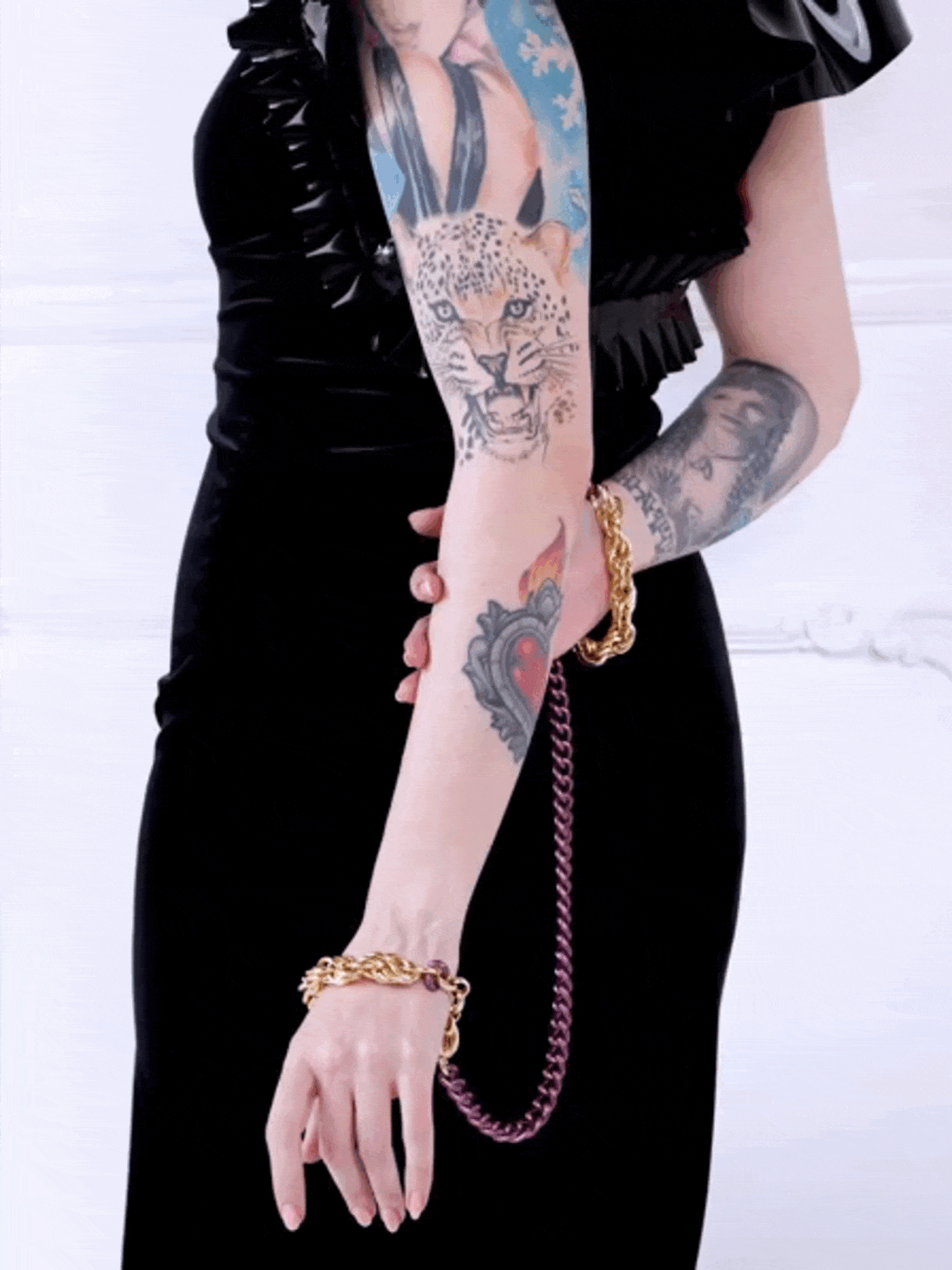 sexy necklace and cuffs bicolor aubergine with gold worn by alternative gothic model