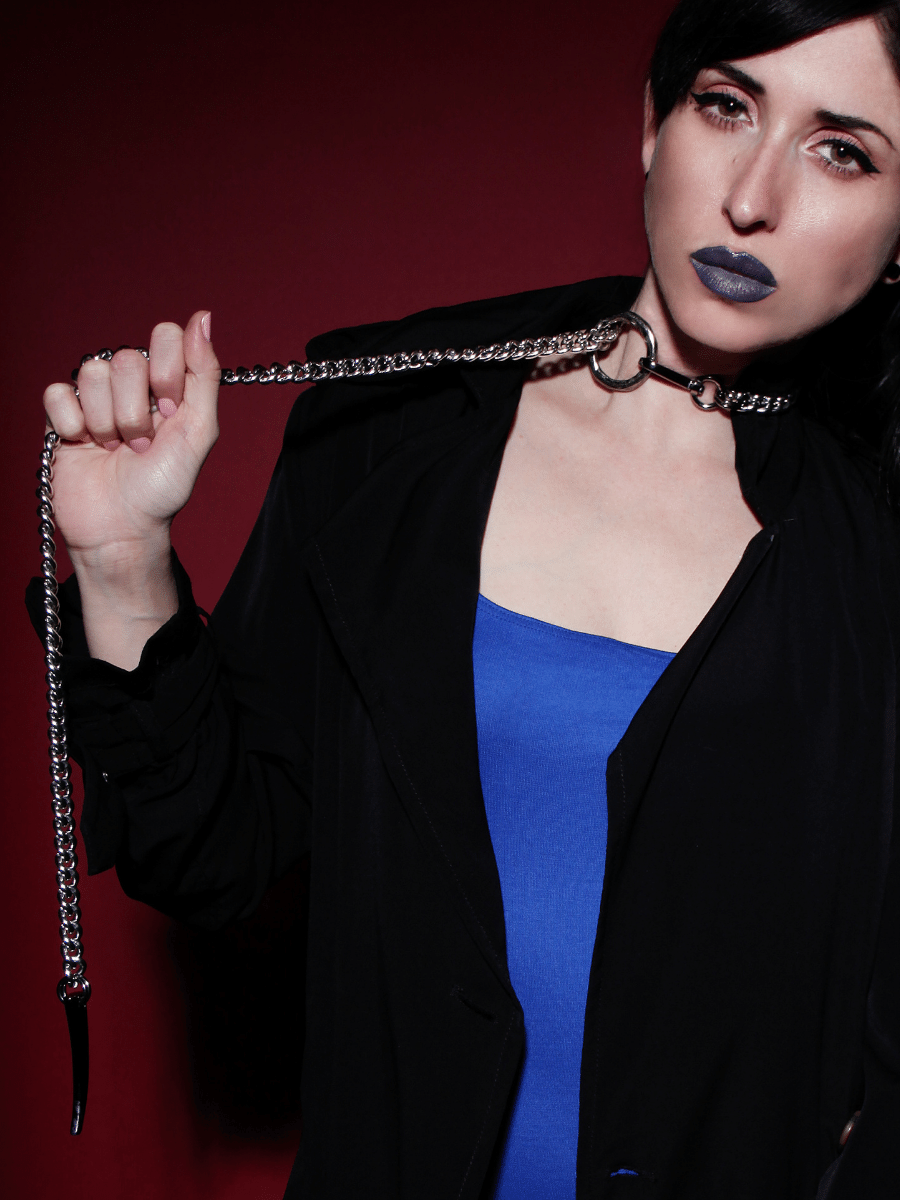 silver choking chain necklace, wrestling look style