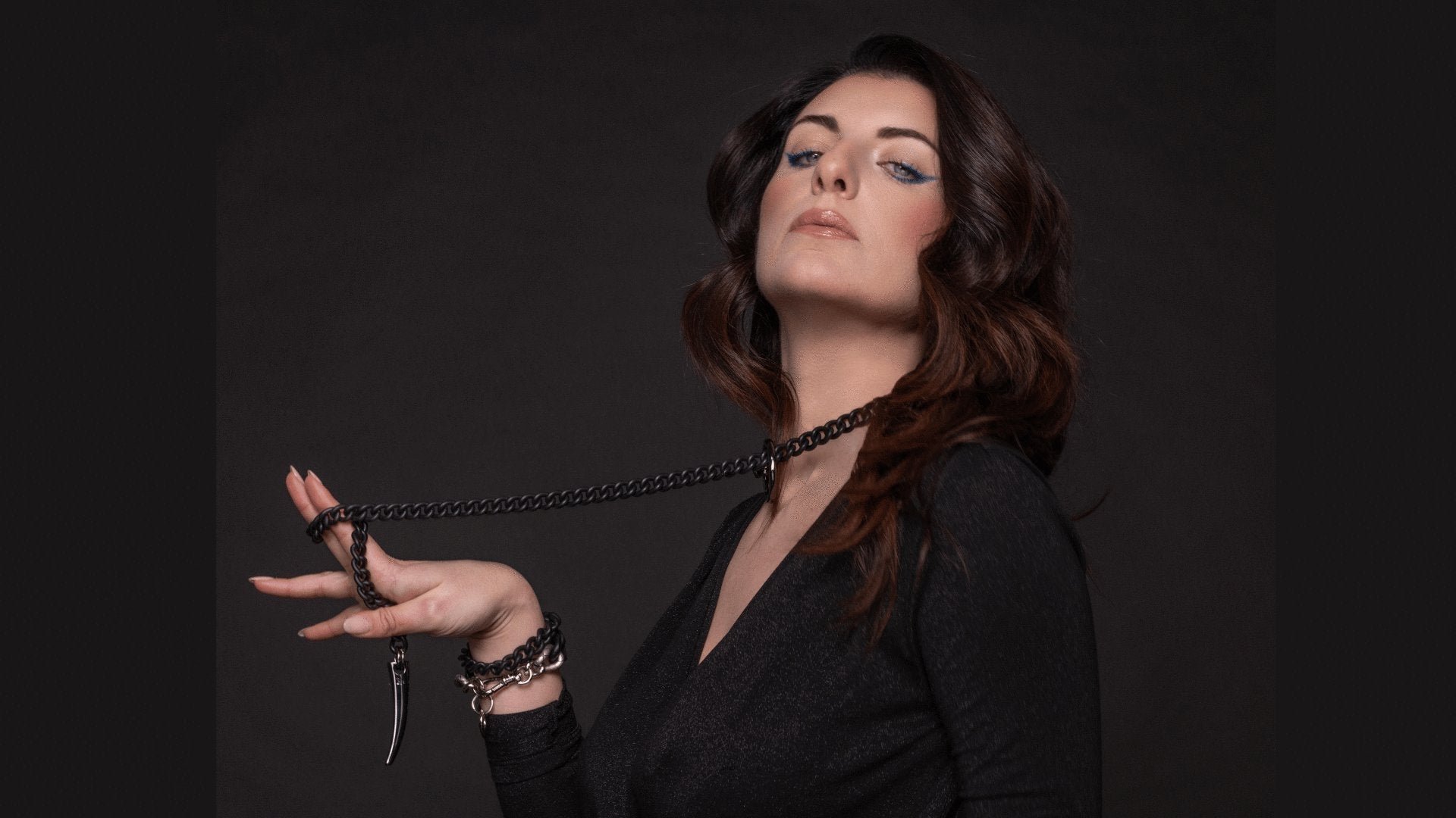 black matte reigns long chain necklace