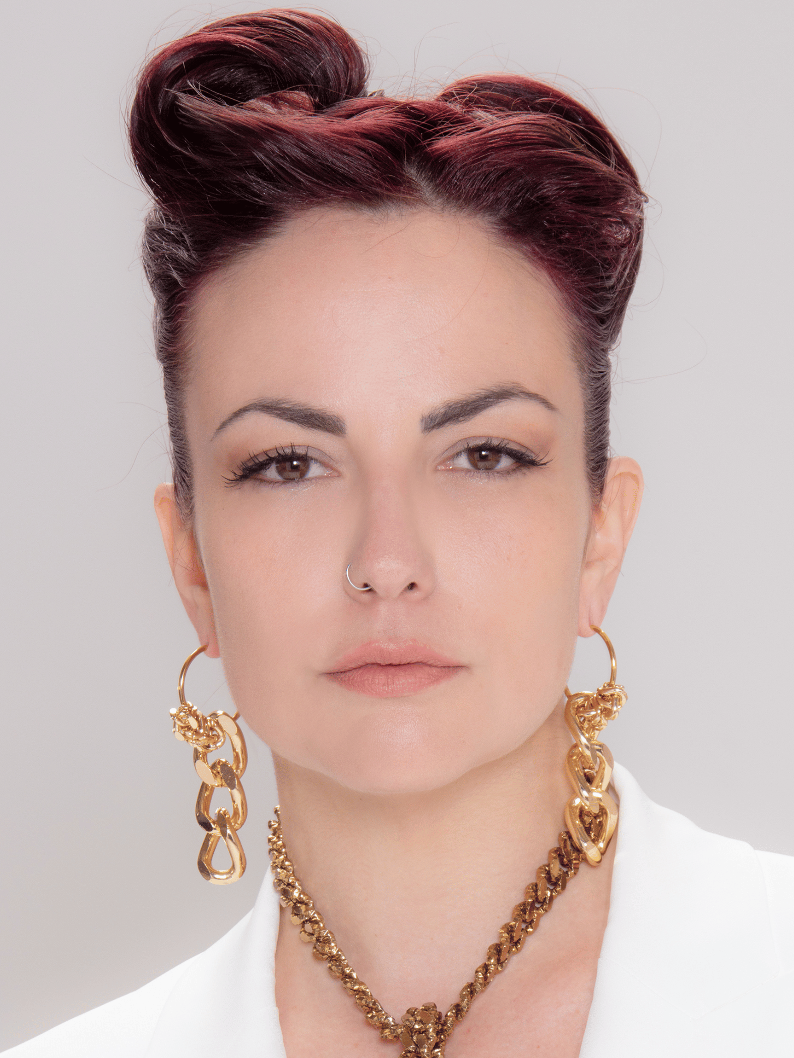 Statement hoop earrings gold 