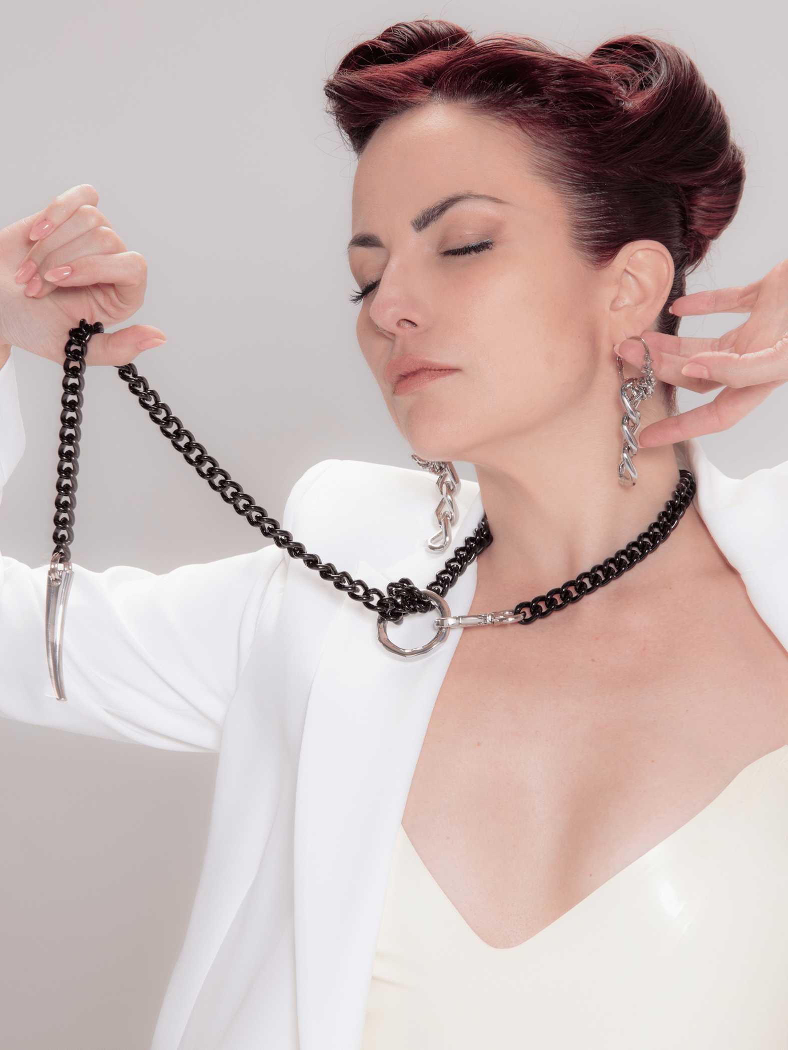 glamorous gothic chain necklace with earrings